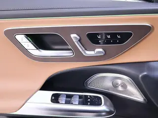 Mercedes-Benz E-Class 2024 E 300 L Luxury type Passenger car interior photo 18 Mercedes-Benz E-Class 2024 E 300 L Luxury type Passenger car interior photo 18