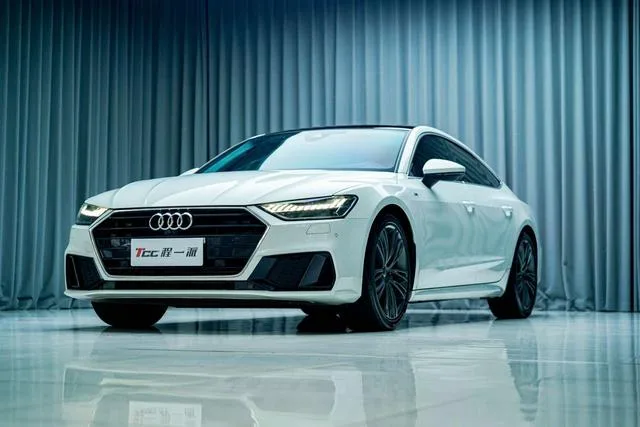 Audi A7 2023 45 TFSI Selection exterior photo 2 Audi A7 2023 45 TFSI Selection exterior photo 2