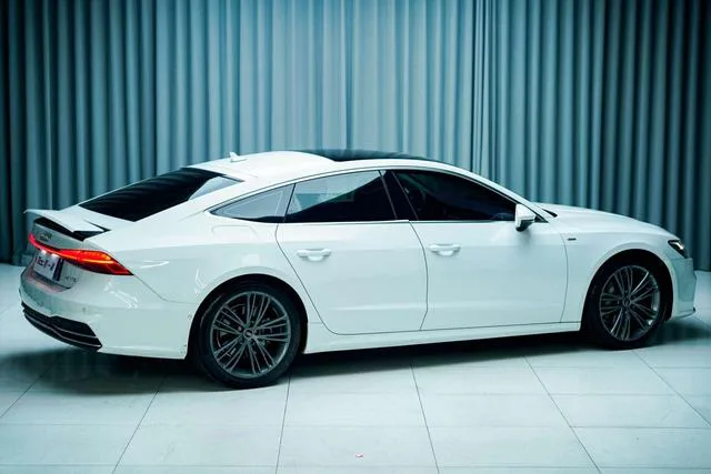Audi A7 2023 45 TFSI Selection interior photo 6 Audi A7 2023 45 TFSI Selection interior photo 6