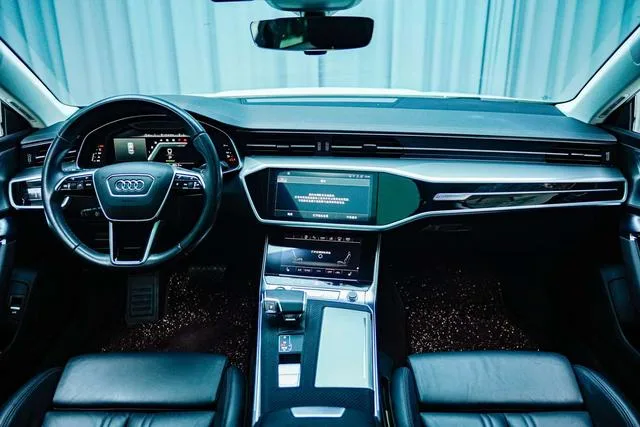 Audi A7 2023 45 TFSI Selection interior photo 9 Audi A7 2023 45 TFSI Selection interior photo 9