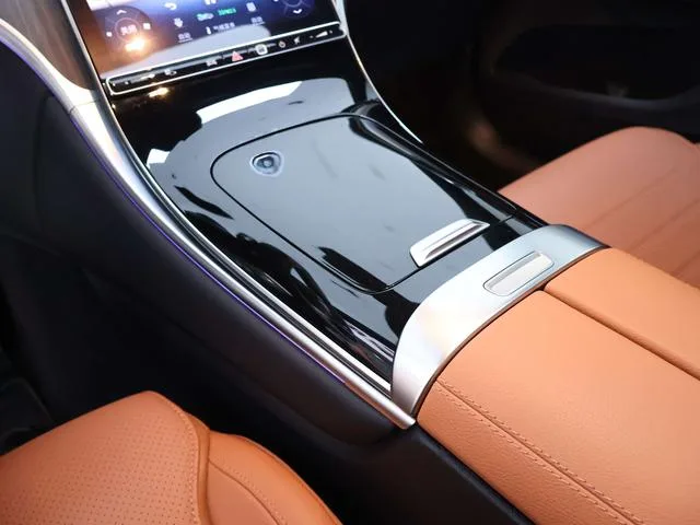 Mercedes-Benz GLC 2024 GLC 300 L 4MATIC Dynamic 5 seat interior photo 13 Mercedes-Benz GLC 2024 GLC 300 L 4MATIC Dynamic 5 seat interior photo 13