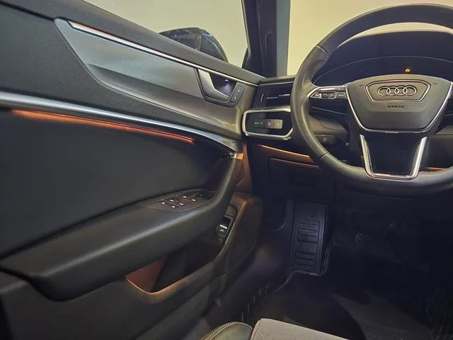 Audi A6L 2022 40 TFSI Deluxe Dynamic interior photo 12 Audi A6L 2022 40 TFSI Deluxe Dynamic interior photo 12
