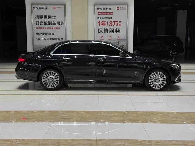Mercedes-Benz E-Class 2022 Reforma E 300 L Estilo de moda Coche exterior foto 5 Mercedes-Benz E-Class 2022 Reforma E 300 L Estilo de moda Coche exterior foto 5