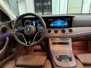 Mercedes-Benz E-Class 2022 Reforma E 300 L Estilo de moda Coche interior foto 16 Mercedes-Benz E-Class 2022 Reforma E 300 L Estilo de moda Coche interior foto 16