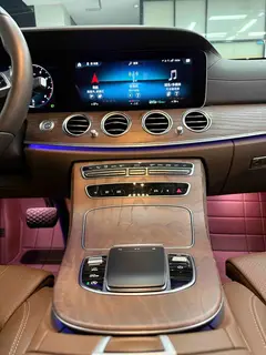 Mercedes-Benz E-Class 2022 Reforma E 300 L Estilo de moda Coche interior foto 18 Mercedes-Benz E-Class 2022 Reforma E 300 L Estilo de moda Coche interior foto 18