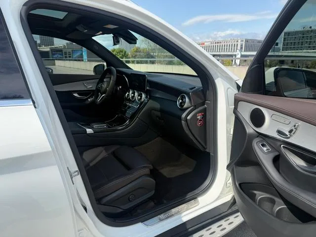 Mercedes-Benz GLC 2022 Reforma GLC 260 L 4MATIC Dinámico exterior foto 4 Mercedes-Benz GLC 2022 Reforma GLC 260 L 4MATIC Dinámico exterior foto 4