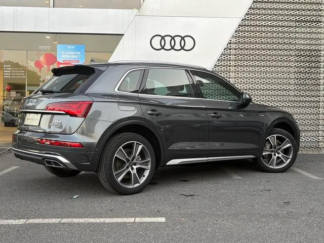 Audi Q5L 2023 45T Deluxe Dynamic exterior photo 4