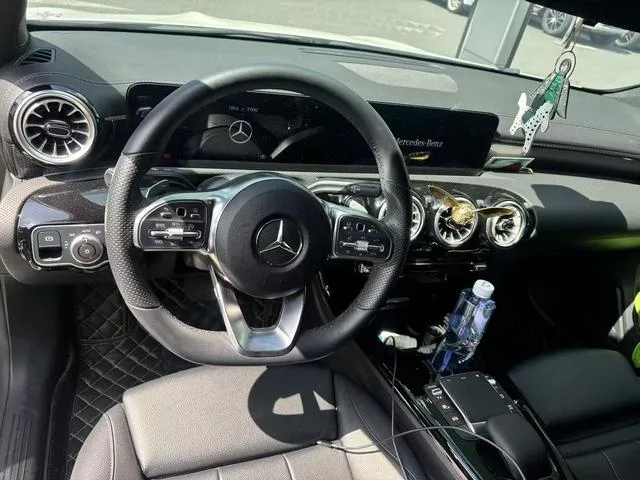 Mercedes-Benz A-Class 2022 Restyling A 200 L Sport Sedan Fashion Edition interior photo 8 Mercedes-Benz A-Class 2022 Restyling A 200 L Sport Sedan Fashion Edition interior photo 8