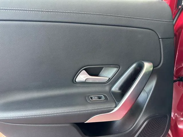 Mercedes-Benz A-Class 2023 A 200 L Sport Sedan Fashion Edition interior photo 15 Mercedes-Benz A-Class 2023 A 200 L Sport Sedan Fashion Edition interior photo 15