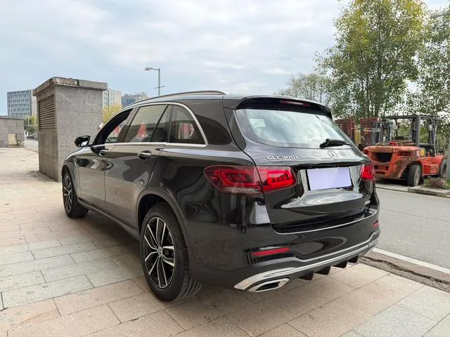 Mercedes-Benz GLC 2021 GLC 260 L 4MATIC Luxury type exterior photo 6 Mercedes-Benz GLC 2021 GLC 260 L 4MATIC Luxury type exterior photo 6