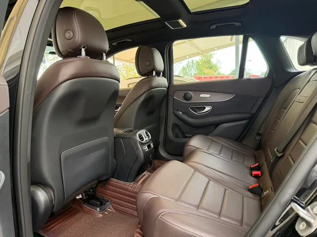 Mercedes-Benz GLC 2021 GLC 260 L 4MATIC Luxury type interior photo 10 Mercedes-Benz GLC 2021 GLC 260 L 4MATIC Luxury type interior photo 10