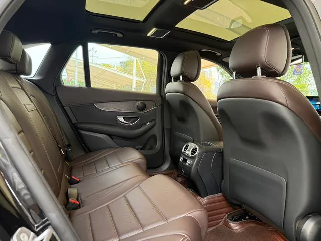 Mercedes-Benz GLC 2021 GLC 260 L 4MATIC Luxury type interior photo 11 Mercedes-Benz GLC 2021 GLC 260 L 4MATIC Luxury type interior photo 11