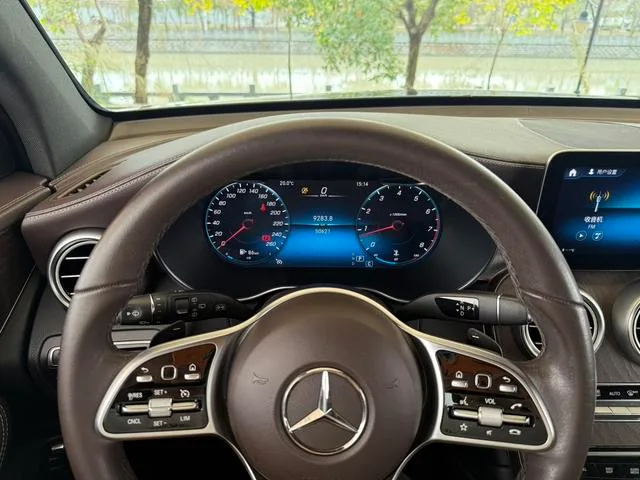 Mercedes-Benz GLC 2021 GLC 260 L 4MATIC Luxury type interior photo 14 Mercedes-Benz GLC 2021 GLC 260 L 4MATIC Luxury type interior photo 14