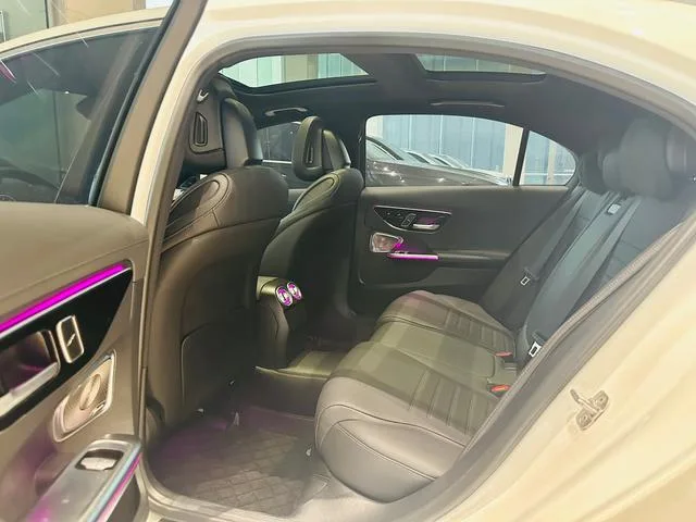 Mercedes-Benz C-Class 2024 Mise à jour C 260 L Version sportive intérieur photo 6 Mercedes-Benz C-Class 2024 Mise à jour C 260 L Version sportive intérieur photo 6