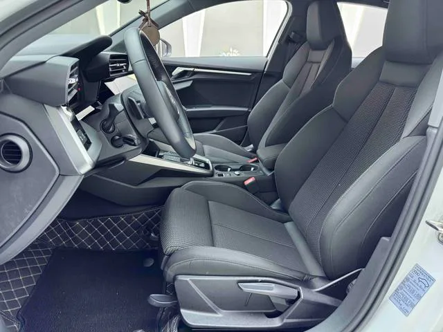 Audi A3 2023 A3L Limousine 35 TFSI Movimiento agresivo interior foto 13 Audi A3 2023 A3L Limousine 35 TFSI Movimiento agresivo interior foto 13