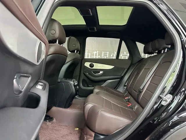 Mercedes-Benz GLC 2022 Trois lifting GLC 260 L 4MATIC Type dynamique extérieur photo 5 Mercedes-Benz GLC 2022 Trois lifting GLC 260 L 4MATIC Type dynamique extérieur photo 5