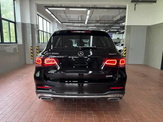 Mercedes-Benz GLC 2022 Trois lifting GLC 260 L 4MATIC Type dynamique extérieur photo 8 Mercedes-Benz GLC 2022 Trois lifting GLC 260 L 4MATIC Type dynamique extérieur photo 8