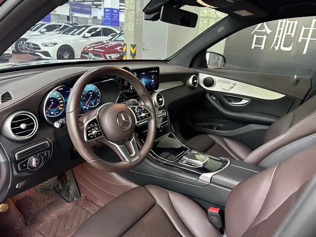 Mercedes-Benz GLC 2022 Trois lifting GLC 260 L 4MATIC Type dynamique intérieur photo 11 Mercedes-Benz GLC 2022 Trois lifting GLC 260 L 4MATIC Type dynamique intérieur photo 11