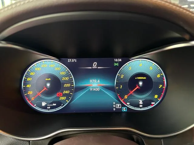 Mercedes-Benz GLC 2022 Trois lifting GLC 260 L 4MATIC Type dynamique intérieur photo 12 Mercedes-Benz GLC 2022 Trois lifting GLC 260 L 4MATIC Type dynamique intérieur photo 12
