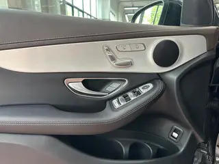 Mercedes-Benz GLC 2022 Trois lifting GLC 260 L 4MATIC Type dynamique intérieur photo 13 Mercedes-Benz GLC 2022 Trois lifting GLC 260 L 4MATIC Type dynamique intérieur photo 13