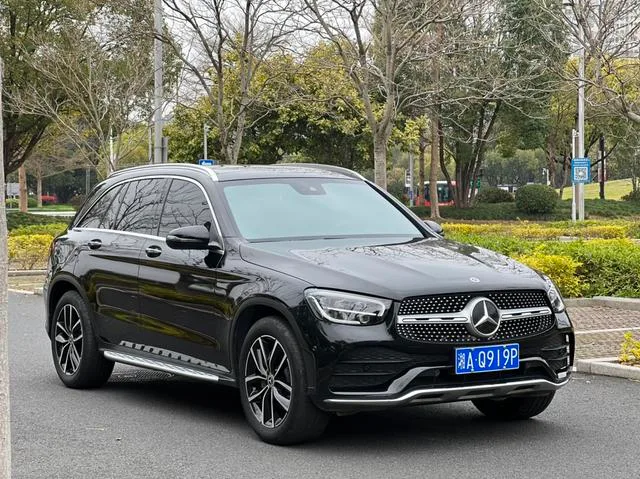 Mercedes-Benz GLC 2021 GLC 300 L 4MATIC Dinámico exterior foto 3 Mercedes-Benz GLC 2021 GLC 300 L 4MATIC Dinámico exterior foto 3