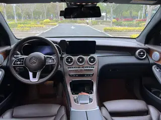 Mercedes-Benz GLC 2021 GLC 300 L 4MATIC Dinámico exterior foto 4 Mercedes-Benz GLC 2021 GLC 300 L 4MATIC Dinámico exterior foto 4