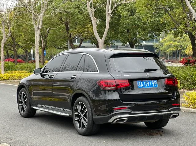 Mercedes-Benz GLC 2021 GLC 300 L 4MATIC Dinámico interior foto 9 Mercedes-Benz GLC 2021 GLC 300 L 4MATIC Dinámico interior foto 9
