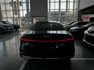 Audi A7L 2022 45 TFSI S-line Dream Building Youth Edition interior photo 15 Audi A7L 2022 45 TFSI S-line Dream Building Youth Edition interior photo 15