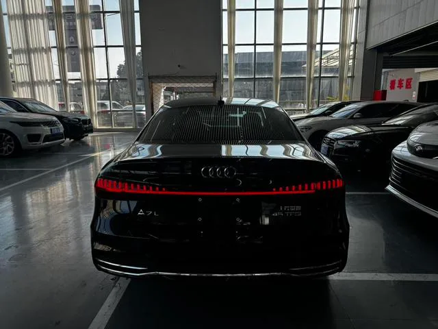 Audi A7L 2022 45 TFSI S-line Dream Building Youth Edition interior photo 15 Audi A7L 2022 45 TFSI S-line Dream Building Youth Edition interior photo 15