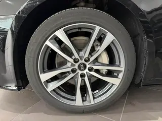 Audi A6L 2022 40 TFSI Роскошный динамичный тип интерьер фото 12