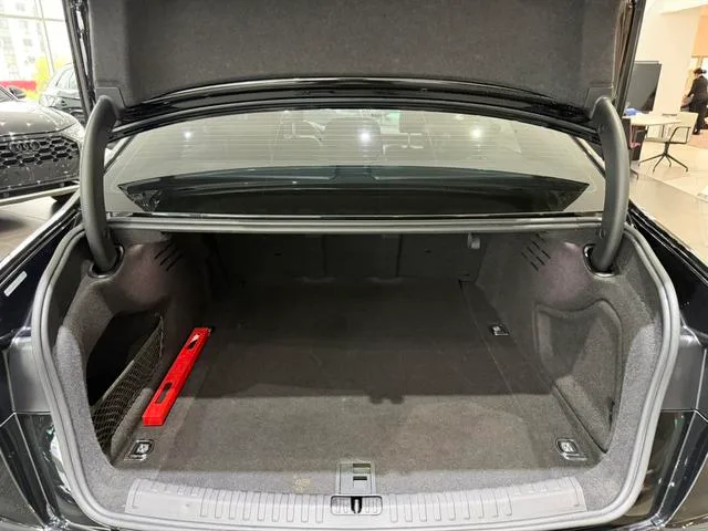 Audi A6L 2022 40 TFSI Роскошный динамичный тип интерьер фото 13