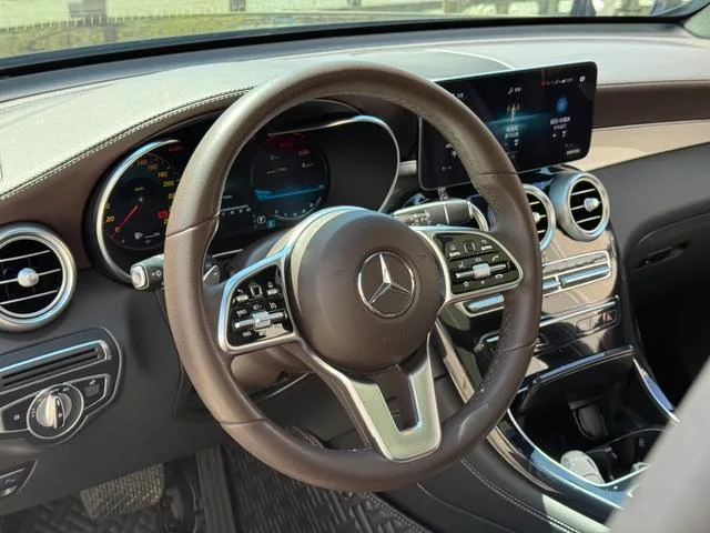 Mercedes-Benz GLC 2022 GLC 260 L 4MATIC Dinámico exterior foto 10 Mercedes-Benz GLC 2022 GLC 260 L 4MATIC Dinámico exterior foto 10