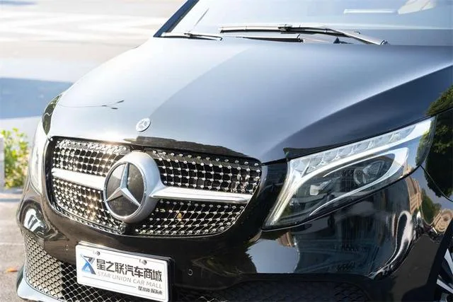 Mercedes-Benz V-Class 2022 V 260 Version pilote extérieur photo 4 Mercedes-Benz V-Class 2022 V 260 Version pilote extérieur photo 4