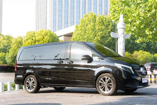 Mercedes-Benz V-Class 2022 V 260 Version pilote extérieur photo 5 Mercedes-Benz V-Class 2022 V 260 Version pilote extérieur photo 5