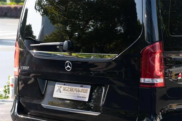 Mercedes-Benz V-Class 2022 V 260 Version pilote extérieur photo 8 Mercedes-Benz V-Class 2022 V 260 Version pilote extérieur photo 8