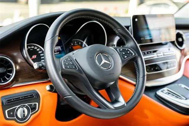Mercedes-Benz V-Class 2022 V 260 Version pilote extérieur photo 10 Mercedes-Benz V-Class 2022 V 260 Version pilote extérieur photo 10