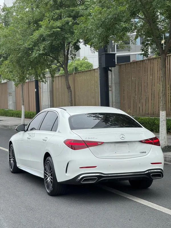 Mercedes-Benz C-Class 2023 Mise à jour C 200 L Version sportive extérieur photo 4 Mercedes-Benz C-Class 2023 Mise à jour C 200 L Version sportive extérieur photo 4