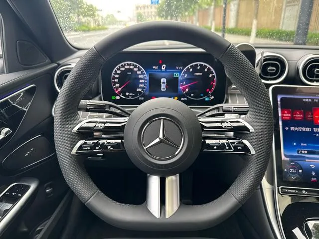 Mercedes-Benz C-Class 2023 Mise à jour C 200 L Version sportive intérieur photo 16 Mercedes-Benz C-Class 2023 Mise à jour C 200 L Version sportive intérieur photo 16