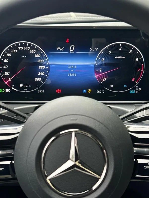 Mercedes-Benz C-Class 2023 Mise à jour C 200 L Version sportive intérieur photo 17 Mercedes-Benz C-Class 2023 Mise à jour C 200 L Version sportive intérieur photo 17