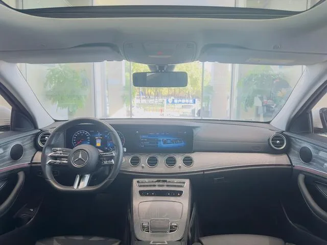 Mercedes-Benz E-Class 2022 Restyling E 300 L Fashionable sports car exterior photo 4 Mercedes-Benz E-Class 2022 Restyling E 300 L Fashionable sports car exterior photo 4