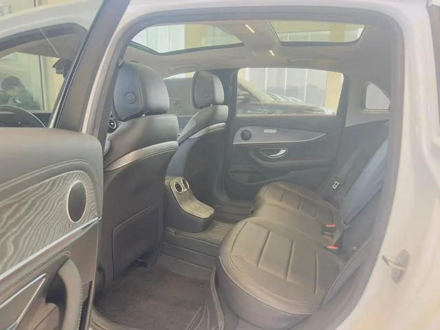 Mercedes-Benz E-Class 2022 Restyling E 300 L Fashionable sports car interior photo 6 Mercedes-Benz E-Class 2022 Restyling E 300 L Fashionable sports car interior photo 6