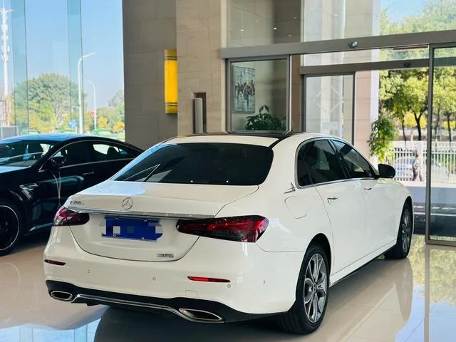 Mercedes-Benz E-Class 2022 Restyling E 300 L Fashionable sports car interior photo 9 Mercedes-Benz E-Class 2022 Restyling E 300 L Fashionable sports car interior photo 9