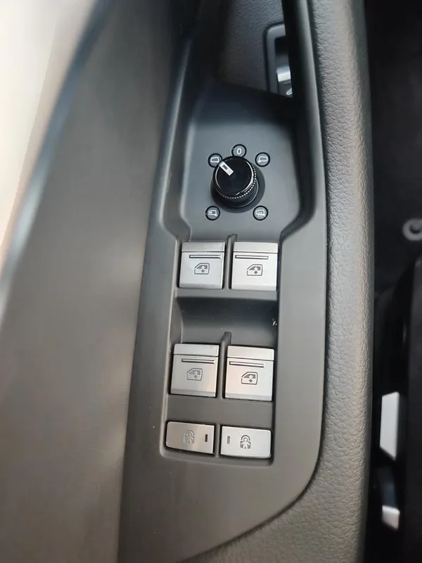 Audi A6L 2023 40 TFSI Deluxe Elegant interior photo 10 Audi A6L 2023 40 TFSI Deluxe Elegant interior photo 10