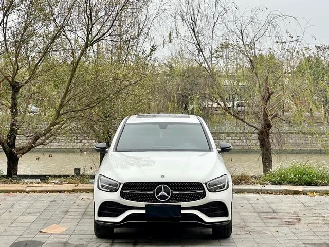 Mercedes-Benz GLC Coupe 2022 Reforma GLC 260 4MATIC Coupé SUV exterior foto 2 Mercedes-Benz GLC Coupe 2022 Reforma GLC 260 4MATIC Coupé SUV exterior foto 2