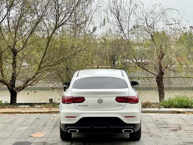 Mercedes-Benz GLC Coupe 2022 Reforma GLC 260 4MATIC Coupé SUV exterior foto 5 Mercedes-Benz GLC Coupe 2022 Reforma GLC 260 4MATIC Coupé SUV exterior foto 5