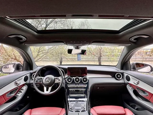 Mercedes-Benz GLC Coupe 2022 Reforma GLC 260 4MATIC Coupé SUV interior foto 17 Mercedes-Benz GLC Coupe 2022 Reforma GLC 260 4MATIC Coupé SUV interior foto 17