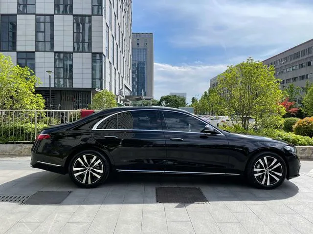 Mercedes-Benz S-Class 2022 S 400 L Type de luxe extérieur photo 4 Mercedes-Benz S-Class 2022 S 400 L Type de luxe extérieur photo 4