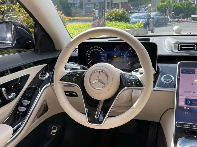 Mercedes-Benz S-Class 2022 S 400 L Type de luxe intérieur photo 18 Mercedes-Benz S-Class 2022 S 400 L Type de luxe intérieur photo 18