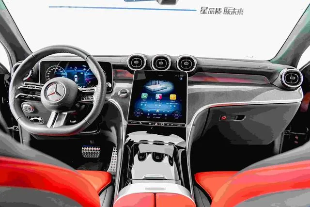 Mercedes-Benz GLC Coupe 2025 Mise à jour GLC 260 4MATIC Coupé SUV intérieur photo 13 Mercedes-Benz GLC Coupe 2025 Mise à jour GLC 260 4MATIC Coupé SUV intérieur photo 13