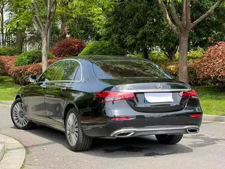 Mercedes-Benz E-Class 2023 E 300 L De lujo Coche exterior foto 3 Mercedes-Benz E-Class 2023 E 300 L De lujo Coche exterior foto 3